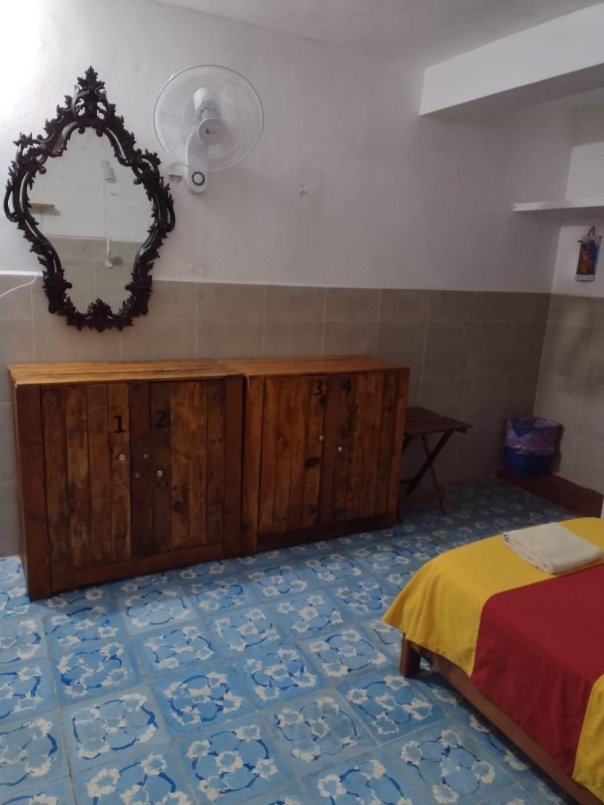 Hostal Las Cruces Вальядолид Экстерьер фото