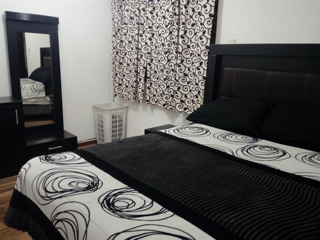 Hostal Las Cruces Вальядолид Экстерьер фото