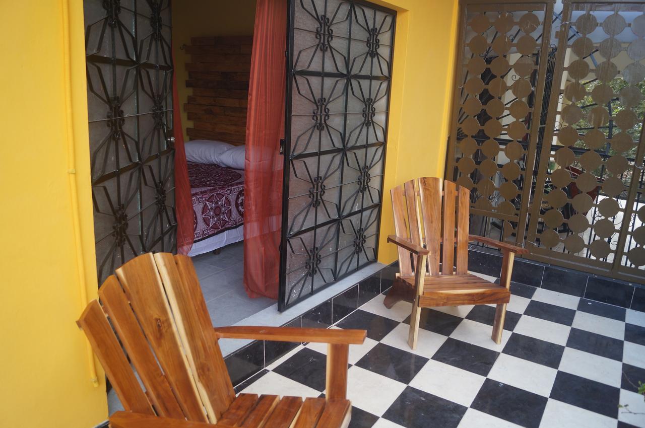 Hostal Las Cruces Вальядолид Экстерьер фото